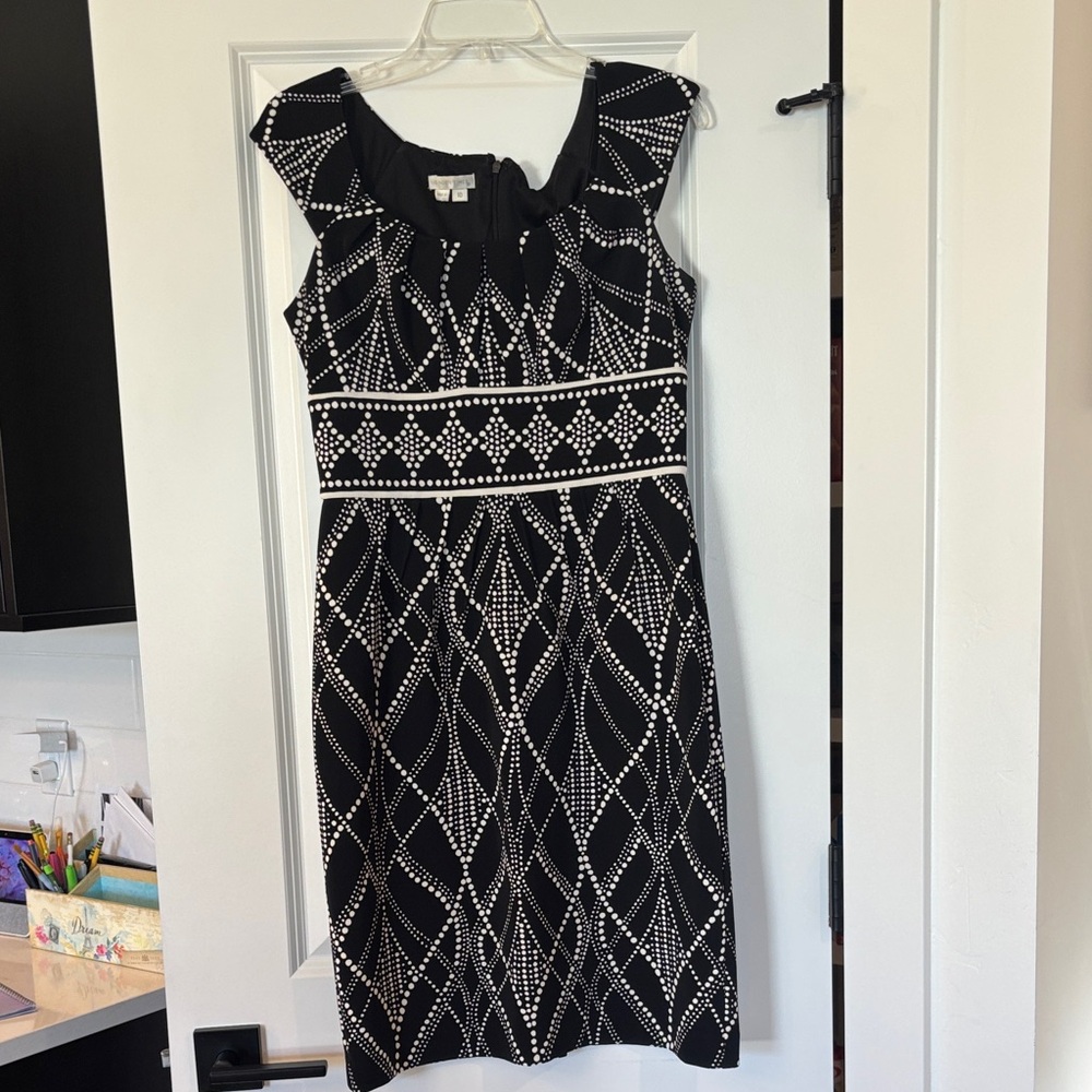 🖤 London Times Black & White Patterned Midi Dress – Elegant Sheath Fit (EUC)